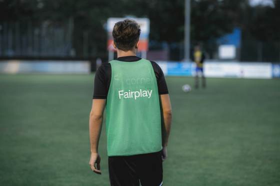 美国队两名官员因违规被FIFA禁赛